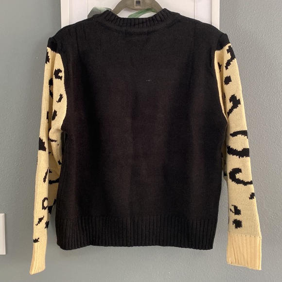Beautiful Leopard Sweater - Picture 6 of 10